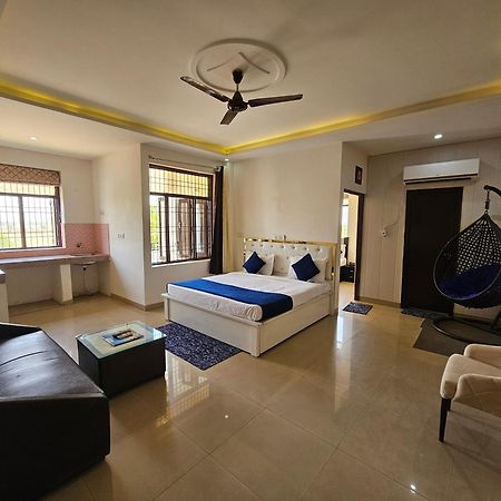Elegance Resort Vrindāvan Buitenkant foto