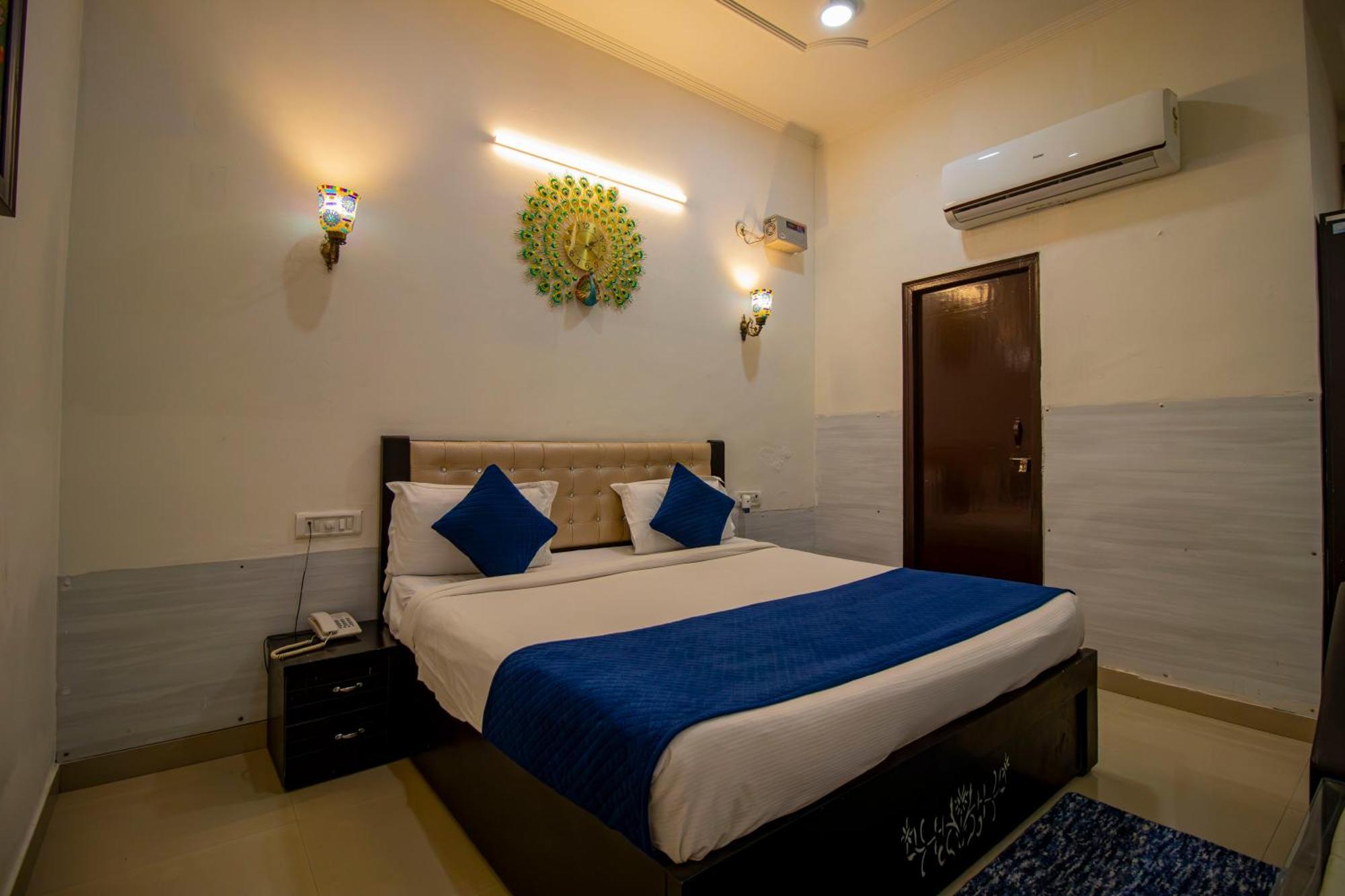 Elegance Resort Vrindāvan Buitenkant foto