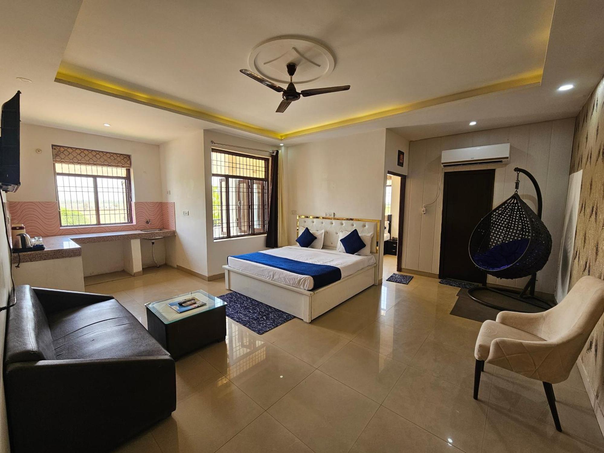 Elegance Resort Vrindāvan Buitenkant foto