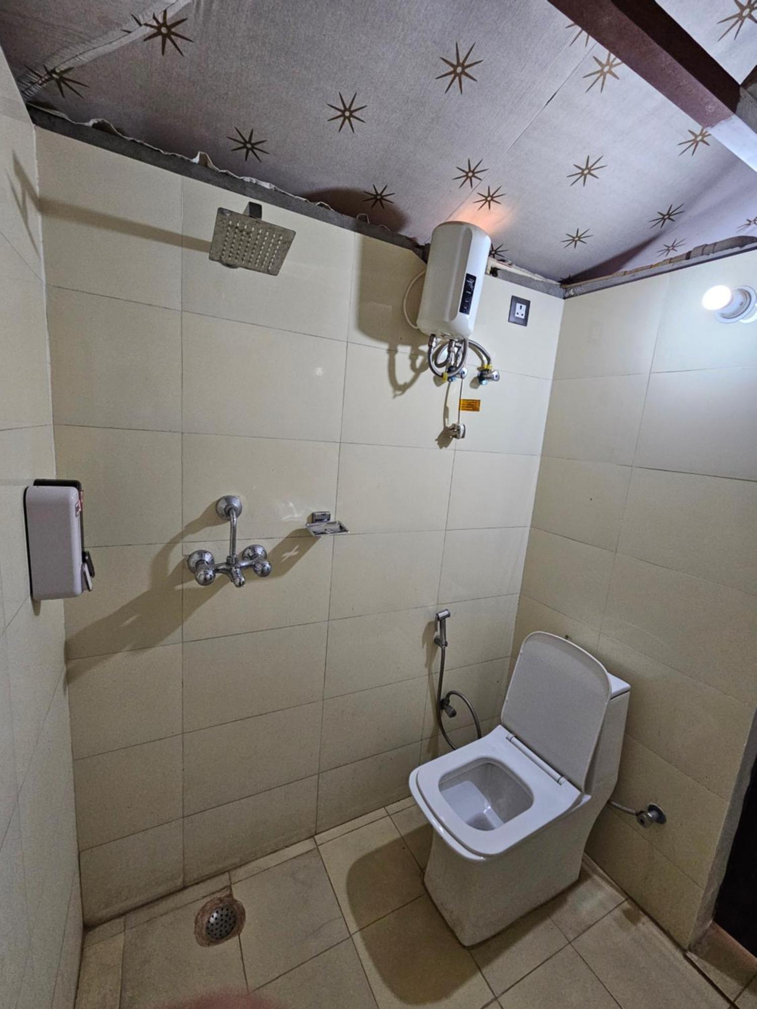 Elegance Resort Vrindāvan Buitenkant foto