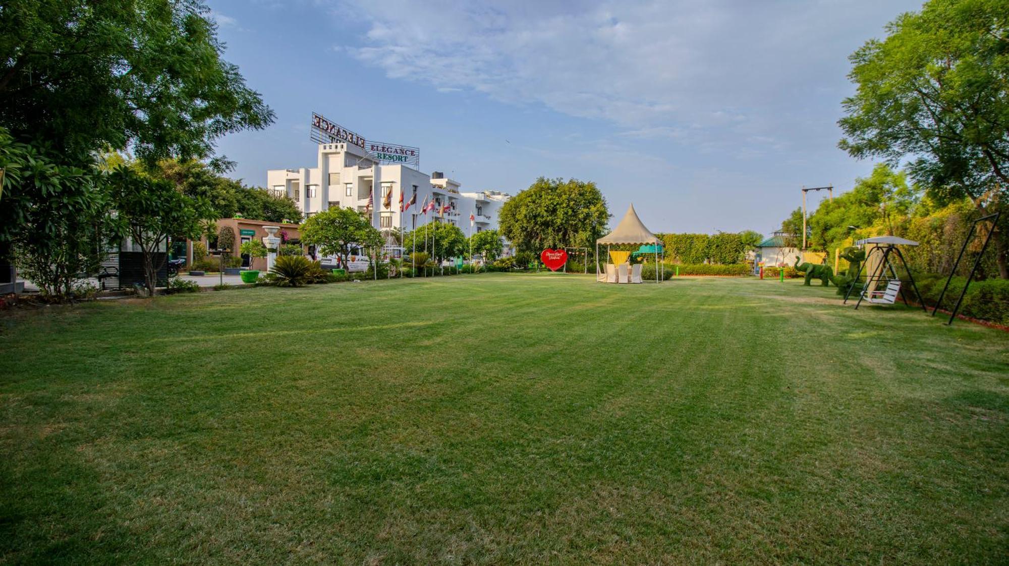 Elegance Resort Vrindāvan Buitenkant foto