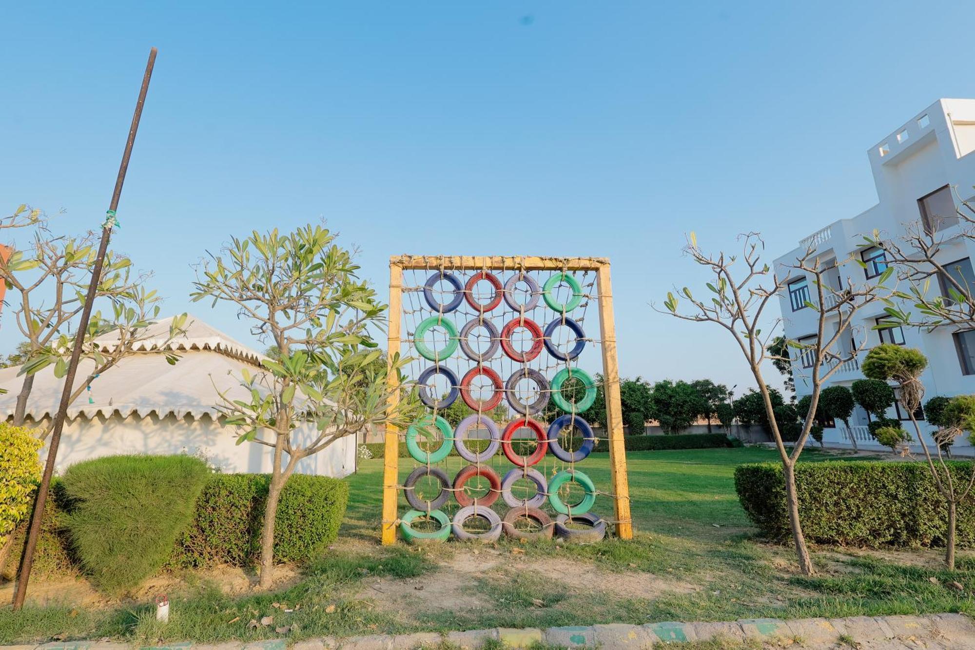 Elegance Resort Vrindāvan Buitenkant foto