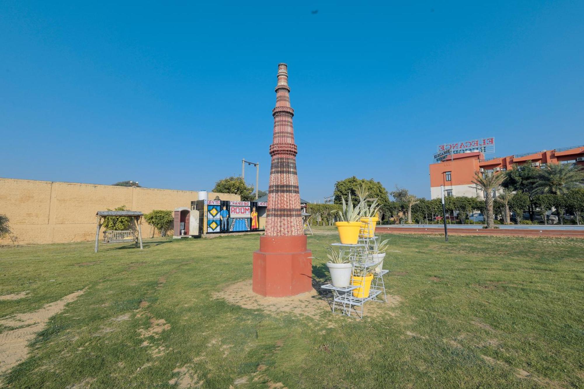Elegance Resort Vrindāvan Buitenkant foto