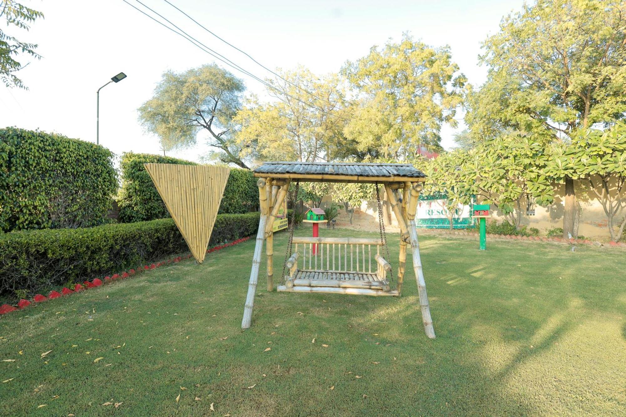 Elegance Resort Vrindāvan Buitenkant foto